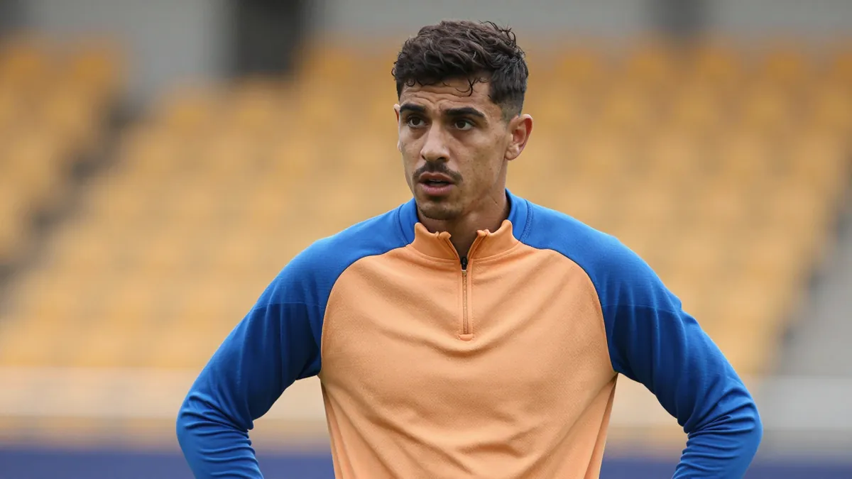 Dundee United Sign Romania-Capped Left-Back Ciubotaru